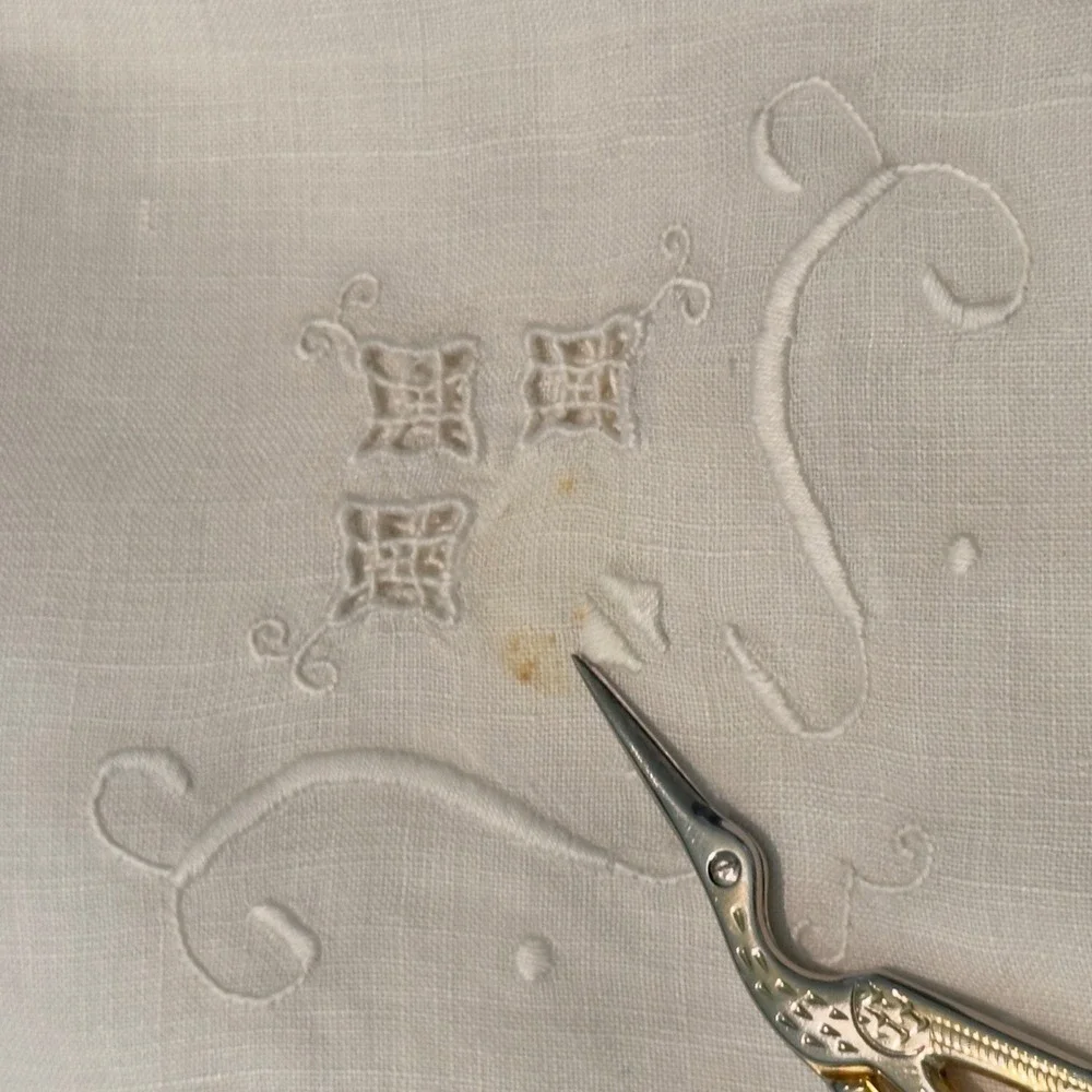 Vintage White Linen Embroidered Cutwork Table Runner and 6 Placemats Set 7pc